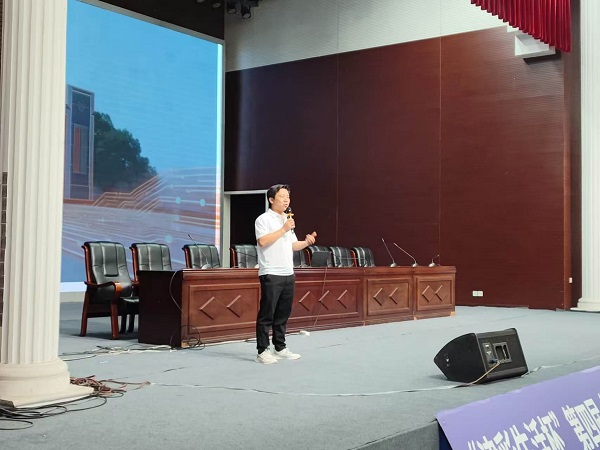 皇创智能与重庆工商学校签署定向培训协议 共筑智能家居人才梯队！